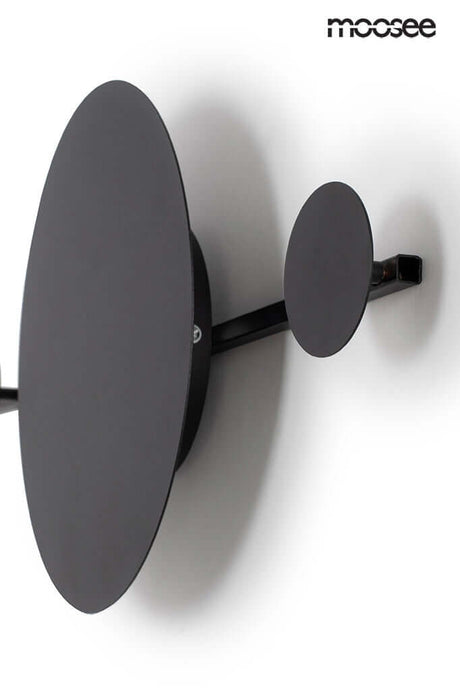 17. Nástenná lampa Shadow Hang s vešiakom, čierna