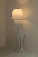 Stojacia lampa GOAT Horse Stand M biela – sklolaminát