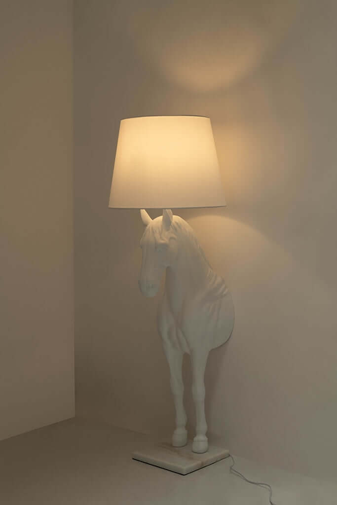 Stojacia lampa GOAT Horse Stand S biela – sklolaminát