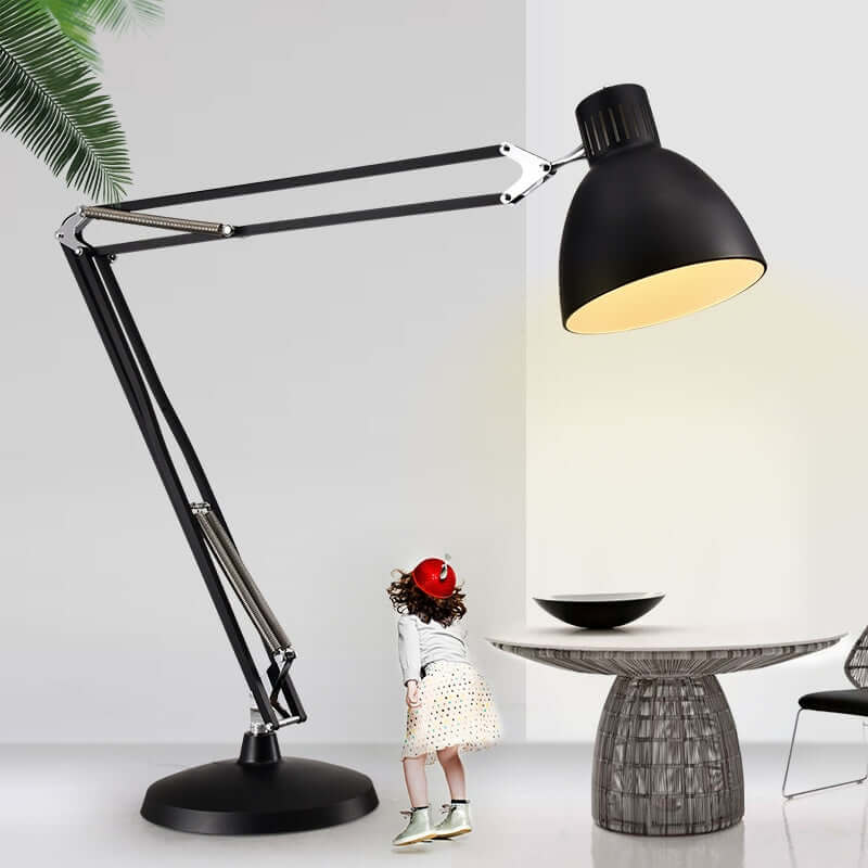 Obrovská stojaca lampa čierna – kovová