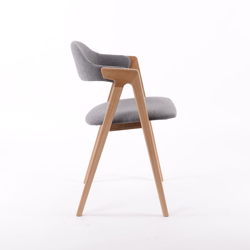 Jedálenská stolička Logan - voliteľné čalúnenie/morenie 