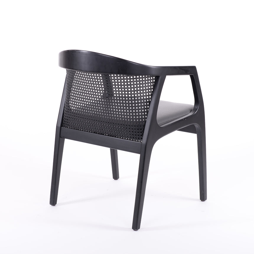 Jedálenská stolička Luxor - voliteľné čalúnenie/morenie 