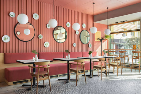 Reštauračná stolička B-4100, zobrazená včera