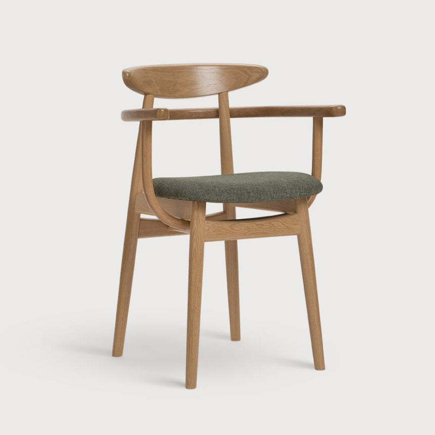 Čalúnená stolička B-4101, zobrazená včera