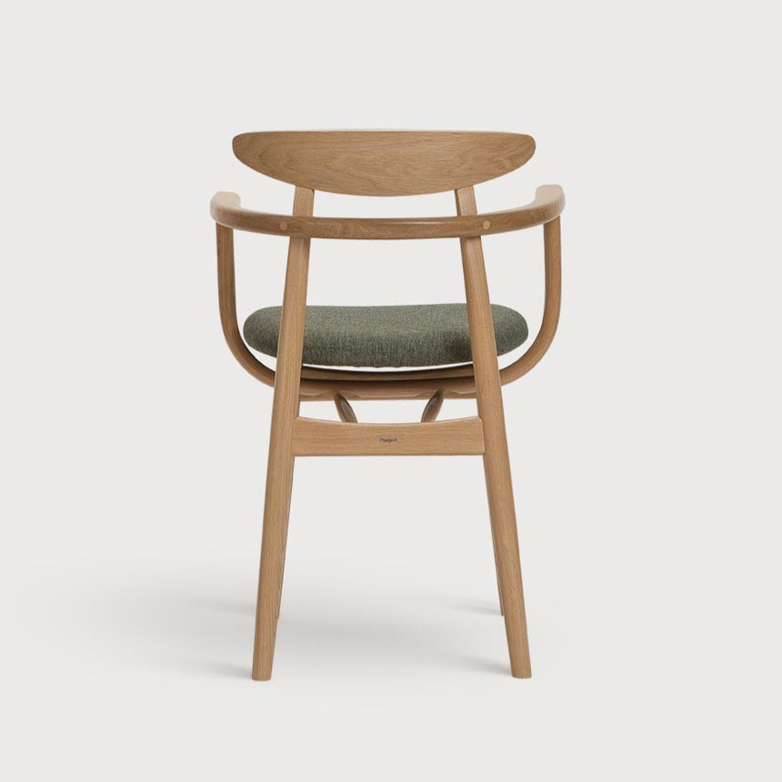 Čalúnená stolička B-4101, zobrazená včera