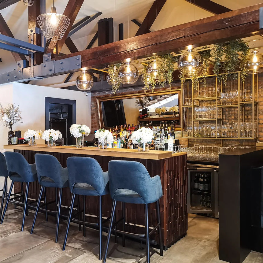 Barová stolička LARA I do reštaurácie – moderný vzhľad, profesionálne pohodlie