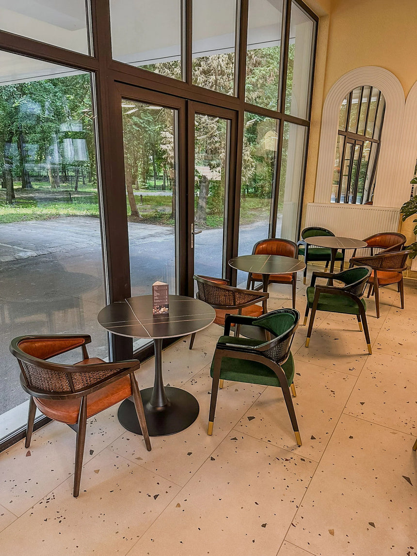 Stolička Parma s voliteľným čalúnením a morením