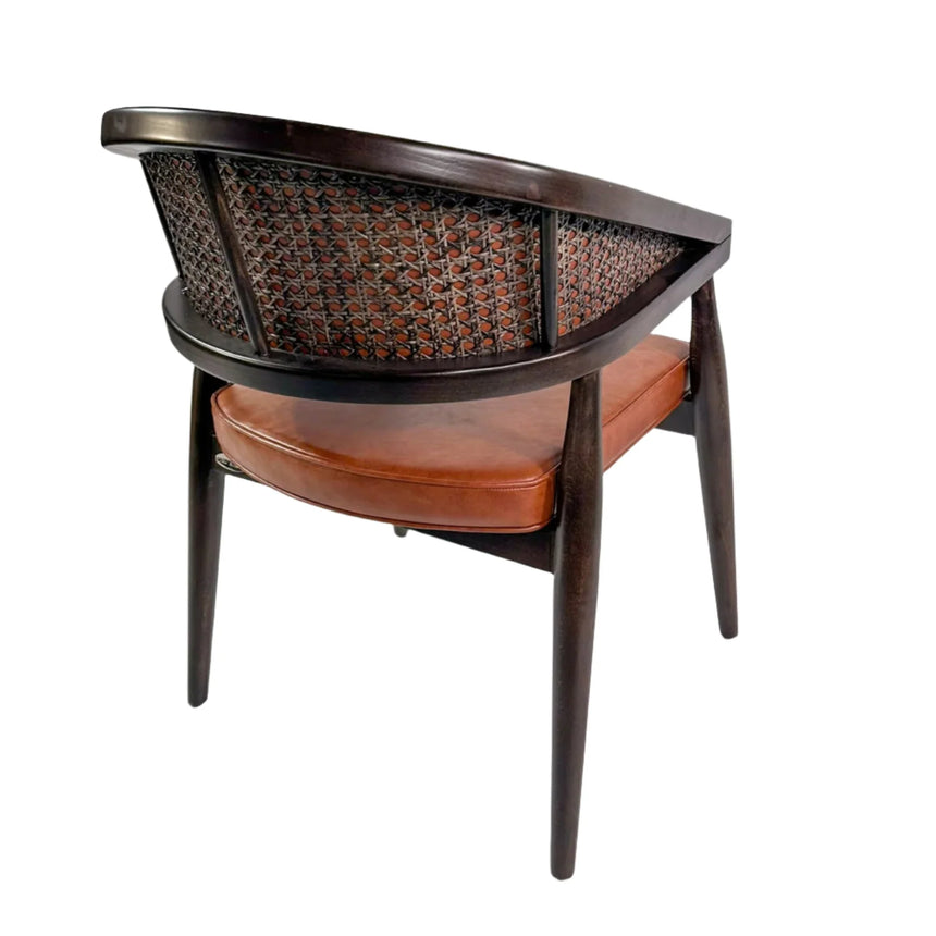 Stolička Parma s voliteľným čalúnením a morením