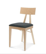 Drevená reštauračná stolička Akka A-0336