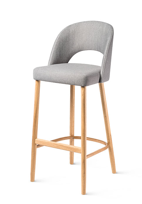 Drevená Alora BST-1412 – moderná barová stolička pre catering