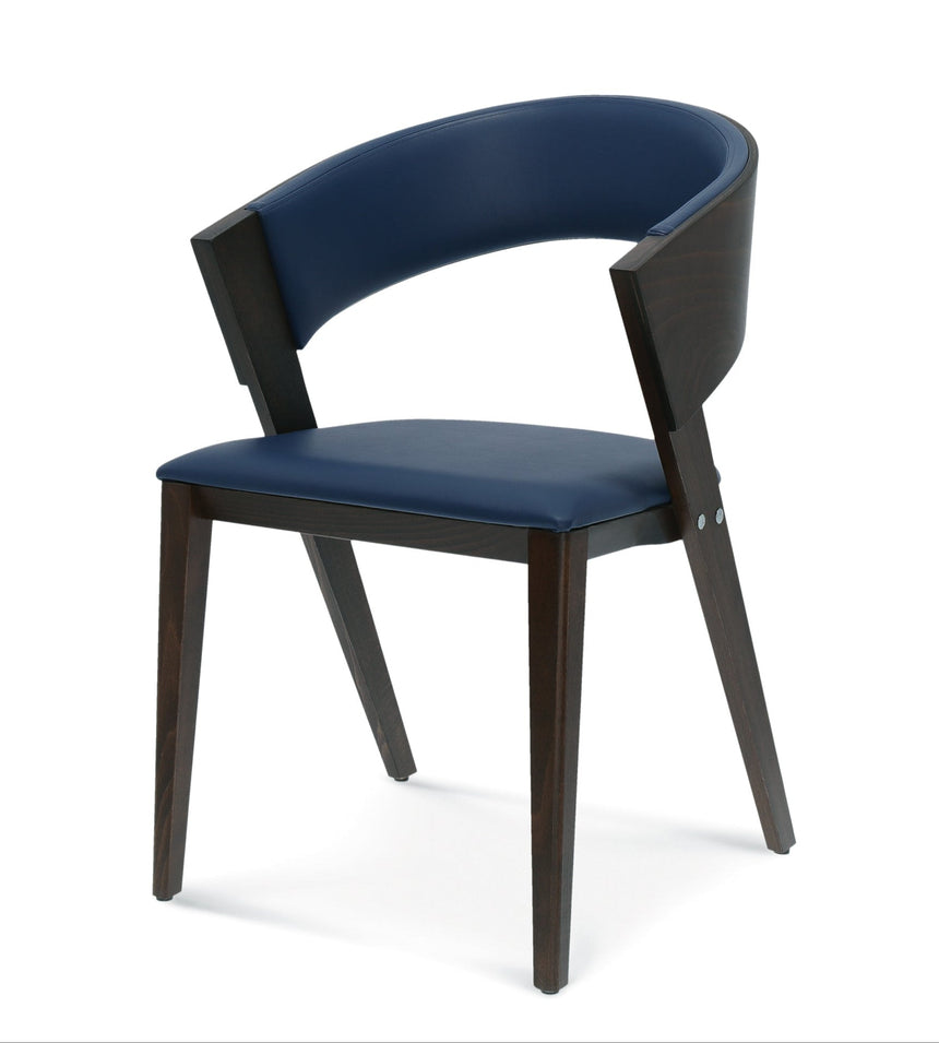 Drevená útulná reštauračná stolička B-1404