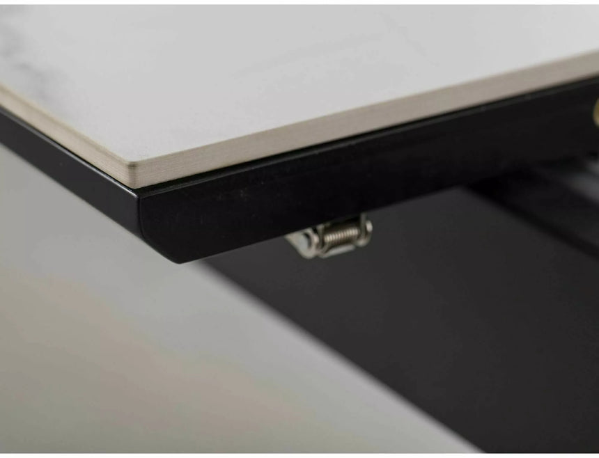 Keramický jedálenský stôl Logan