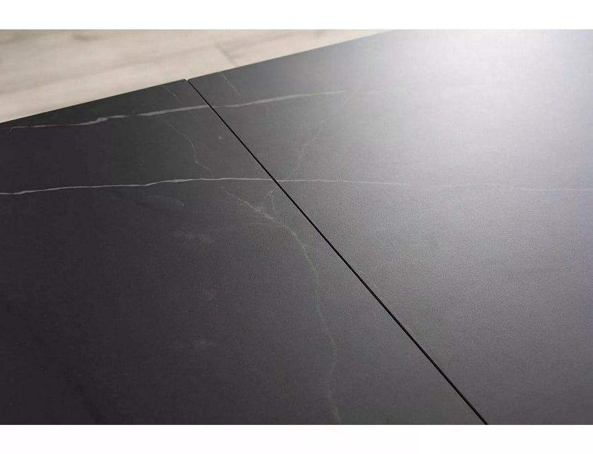 Keramický jedálenský stôl Salvadore