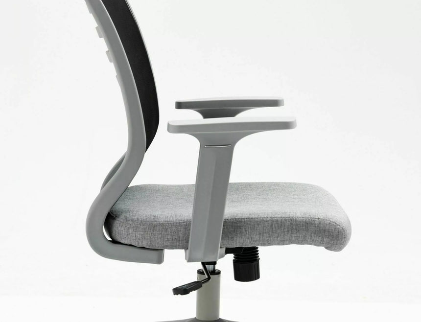 Kancelárska stolička Q-320 I.