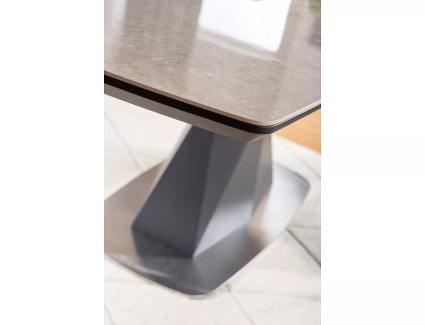 Jedálenský stôl z keramického materiálu Cortez