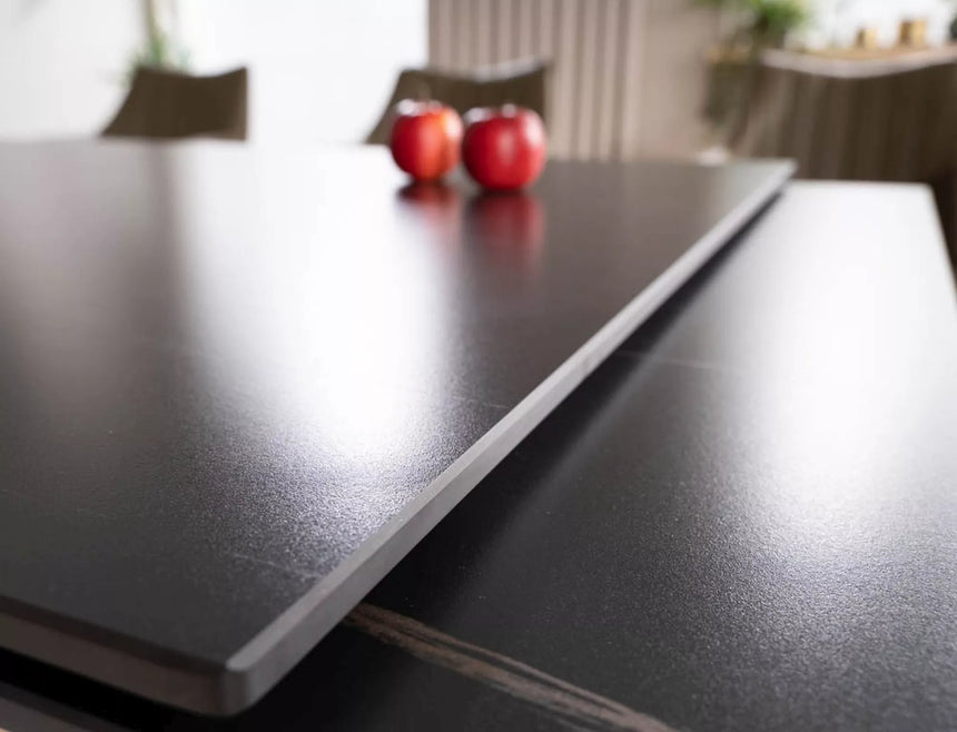 Jedálenský stôl Genesis