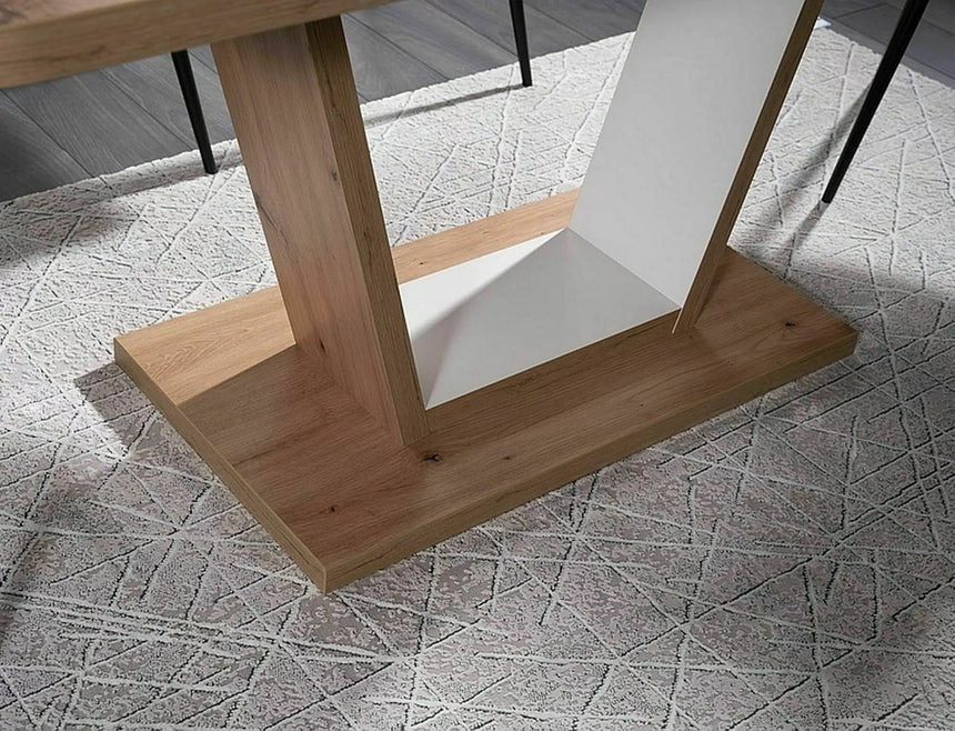 Jedálenský stôl Nigela I.