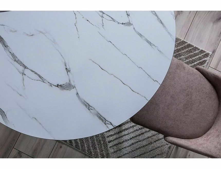 Ideálny jedálenský stôl