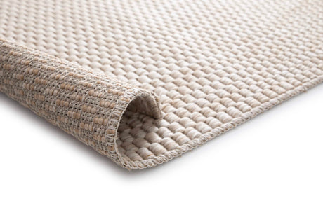 Grano Beige kültéri szőnyeg szövése közelről