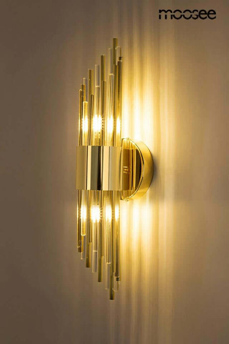 4. Nástenná lampa Amadeo zlatá