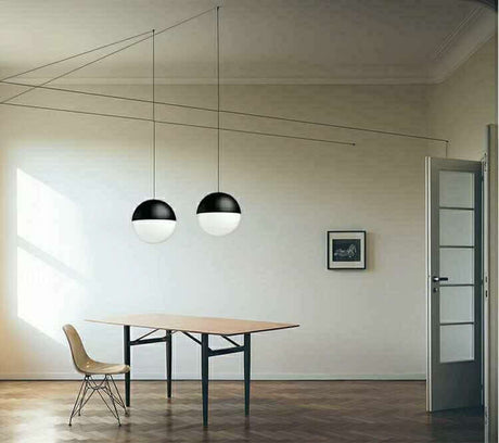 30. Nástenná lampa Bowl Duo čierna