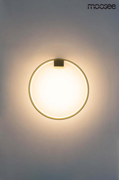 31. Nástenná lampa Circle zlatá