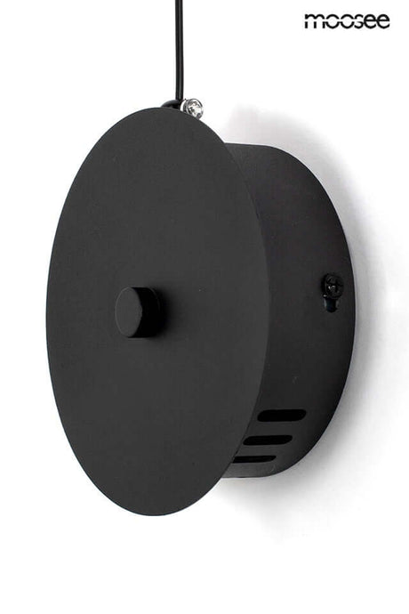 Plochá nástenná lampa čierna