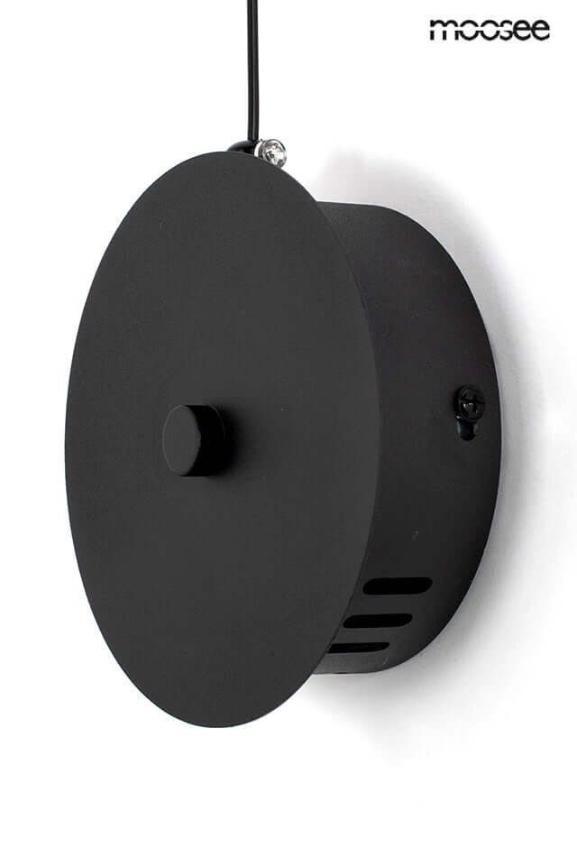 Plochá nástenná lampa čierna