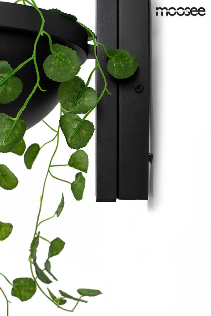 33. Nástenná lampa Plant Wall čierna