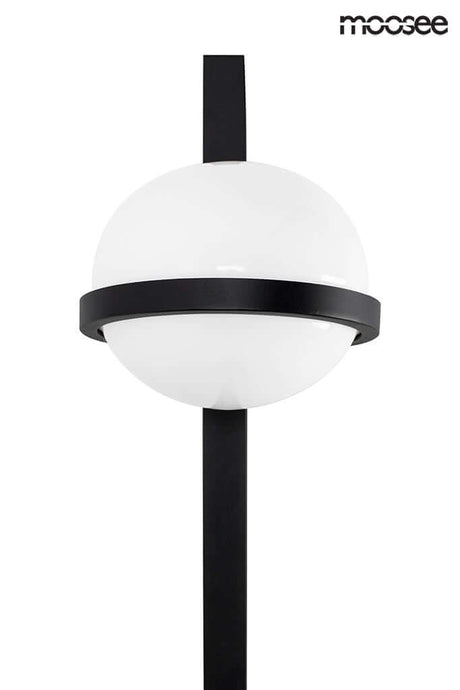 33. Nástenná lampa Plant Wall čierna