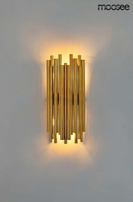 7. Nástenná lampa Tubo zlatá