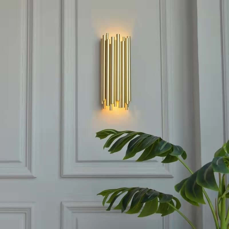 7. Nástenná lampa Tubo zlatá