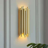 7. Nástenná lampa Tubo zlatá