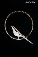 Závesná lampa s vtákom v zlatej farbe