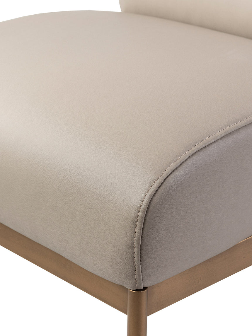 Stolička Luna, dostupná vo viacerých farbách