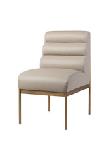 Stolička Luna, dostupná vo viacerých farbách