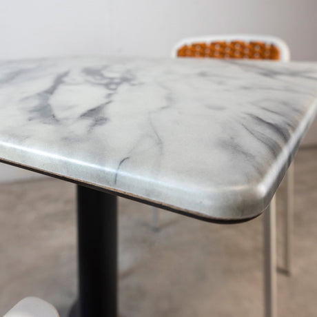 Tora teraszszett okker – 70 × 70 cm Topalit márványhatású asztallap