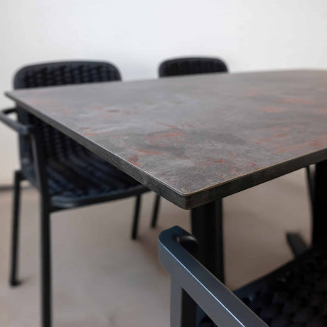 Tora teraszszett Elba-2F kétlábas asztaltalppal, fekete